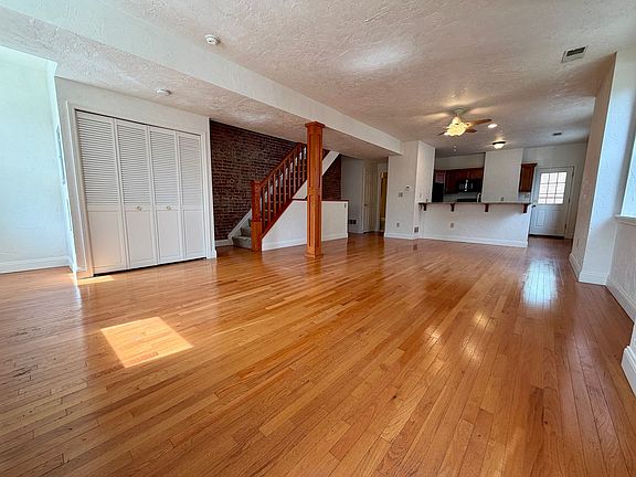 4th image of 709 Bellefonte St #801