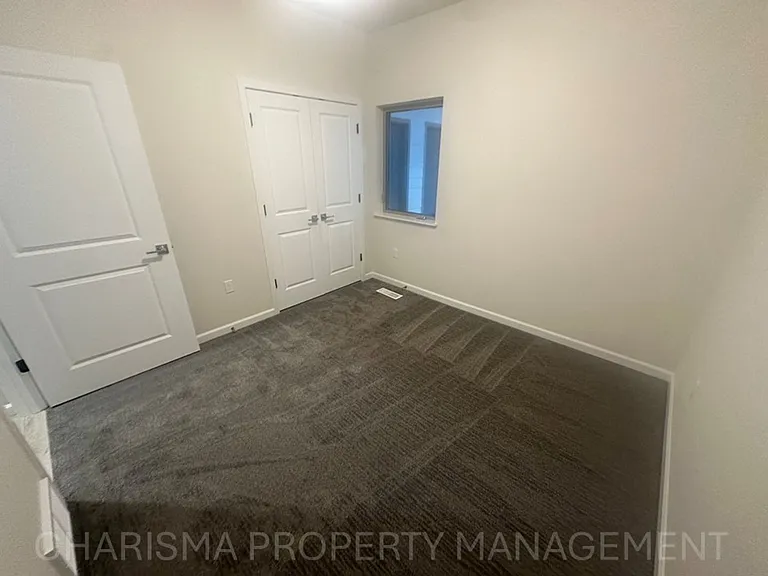 32nd Street Condominiums — Photo 42