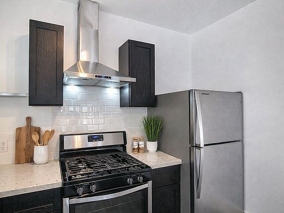 4th image of 2945 Van Buren Pl #2