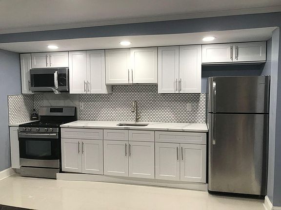 5th image of 183 N 12th St Floor 1