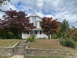 1st image of 34 W Warwick Ave