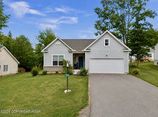 310 Golden Oaks Dr, White Haven, PA 18661