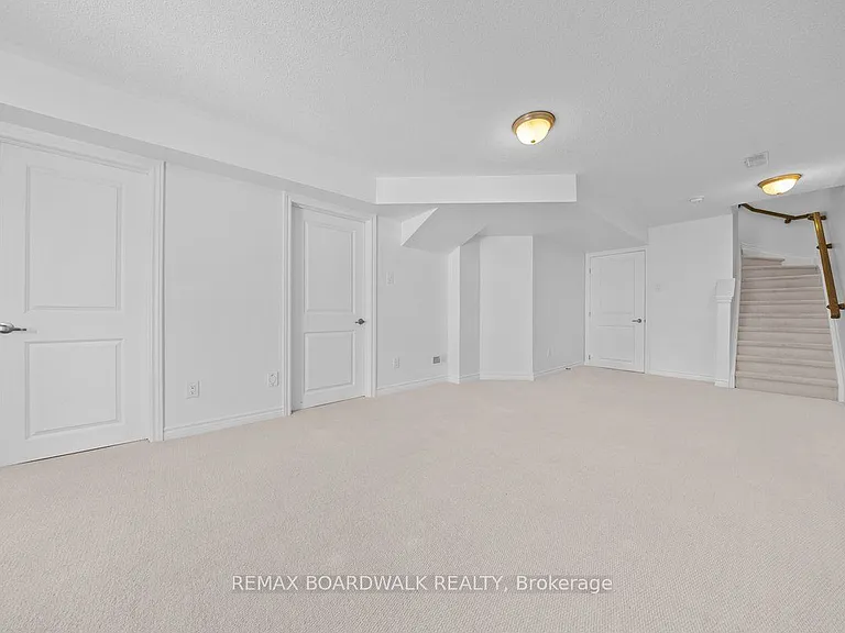 446 Meadowbreeze Dr — Photo 22