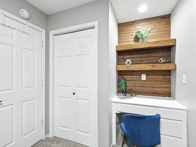 749 Western Trl — Photo 34