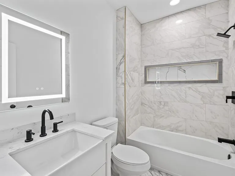 214 Owens St — Photo 6
