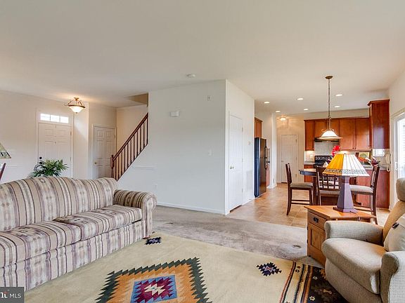 4th image of 80 Carriage Hill Dr