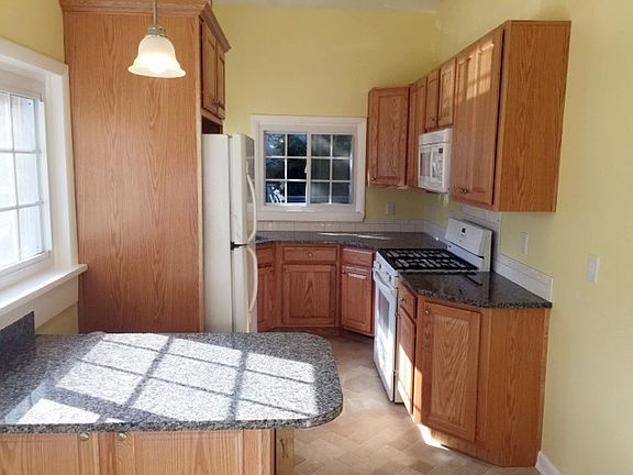 4th image of 17 Warren St