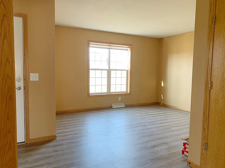 1643 Okeeffe Ave — Photo 10