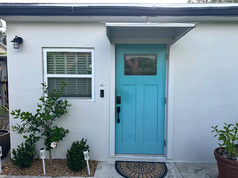 329 Nottingham Blvd — Photo 1