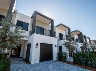 6882 SW 80th St, Miami, FL 33143