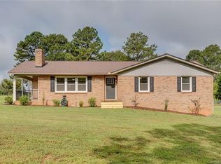 389 Rainbow Cir, Clover, SC 29710