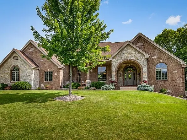 5968 McDonald Rd, Roscoe, IL 61073
