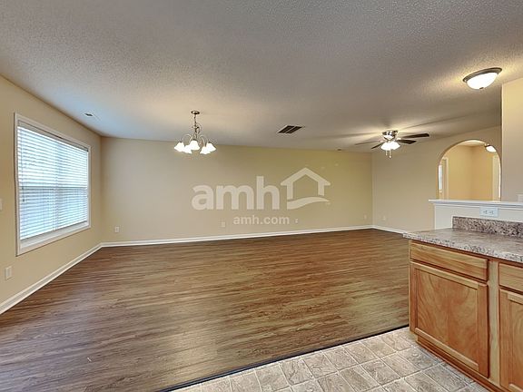 4th image of 1308 Silver Dr