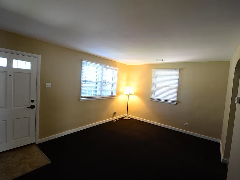2354 Hooker St — Photo 9