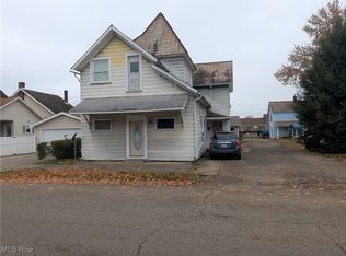 212 7th St NW, New Philadelphia, OH 44663