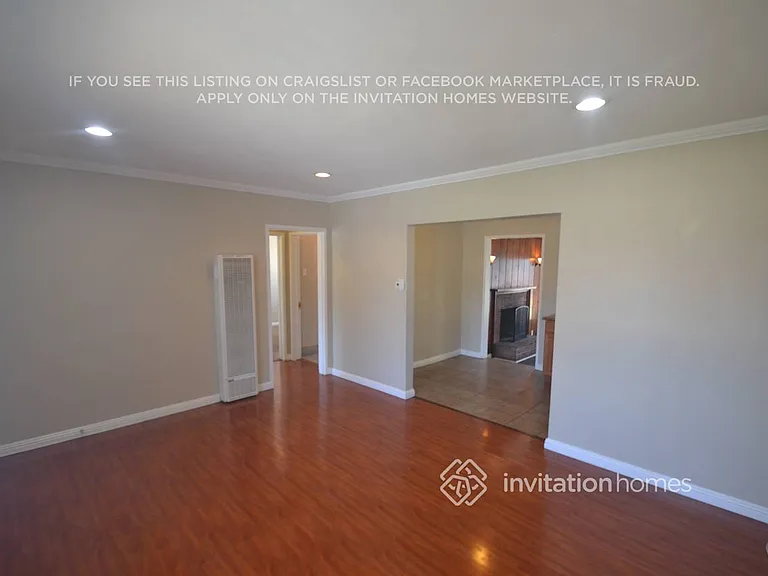10307 Doty Ave — Photo 2