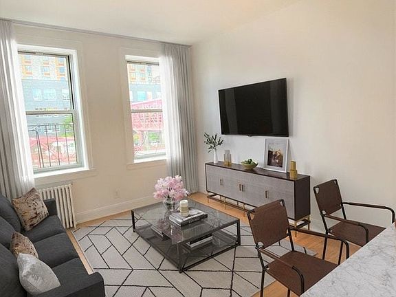 2nd image of 176 Delancey St #3S