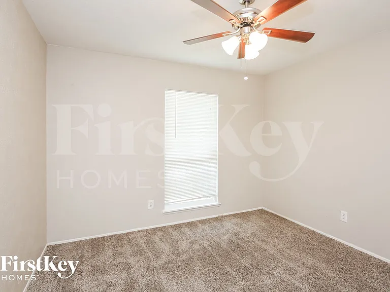 1316 Royal Oak Dr — Photo 13