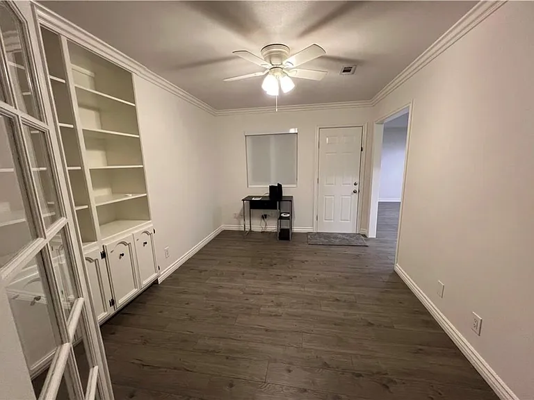 122 Fulton Way — Photo 4