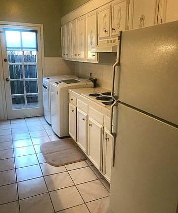 3rd image of 3678 Hidden Dr