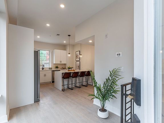 4th image of 1754 Wylie St Floor 1