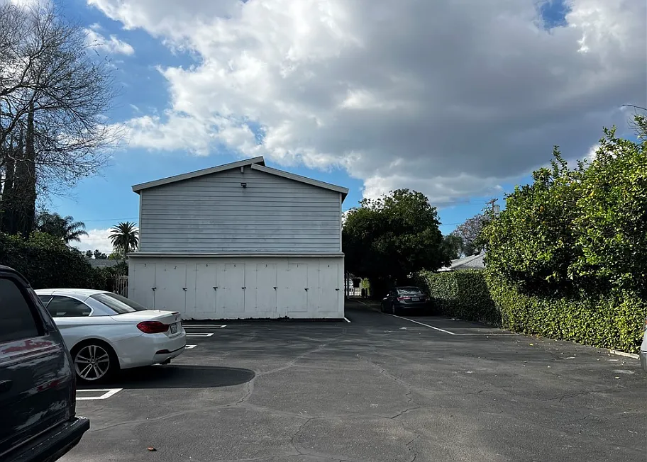 Studio, $1,500 — Photo 2