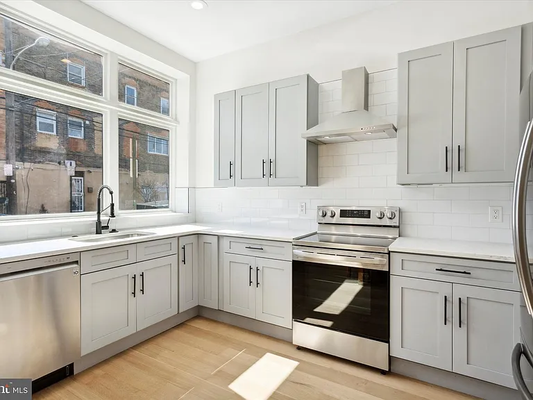 1754 S Chadwick St #1 — Photo 5