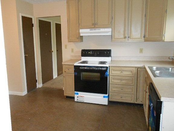 4th image of 606 Franklin Cir