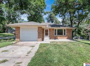 8902 Blondo St, Omaha, NE 68134