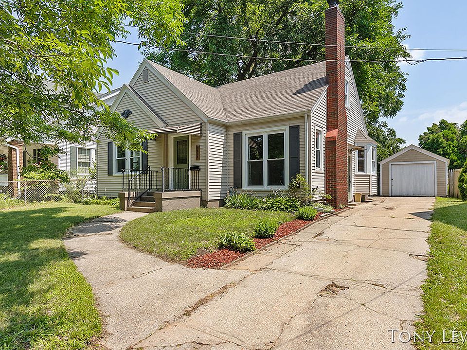 1st image of 2036 Martin Ave SE
