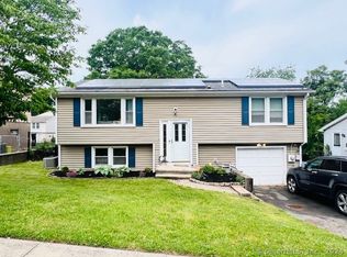 35 High Top Cir E, Hamden, CT 06514