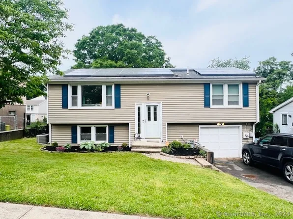 35 High Top Circle East, Hamden, CT 06514