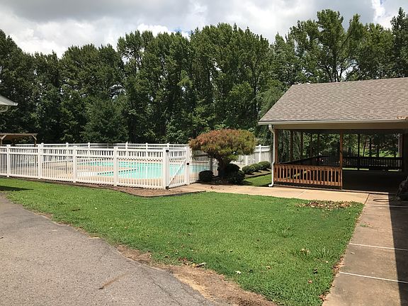 Rear deck and pool area