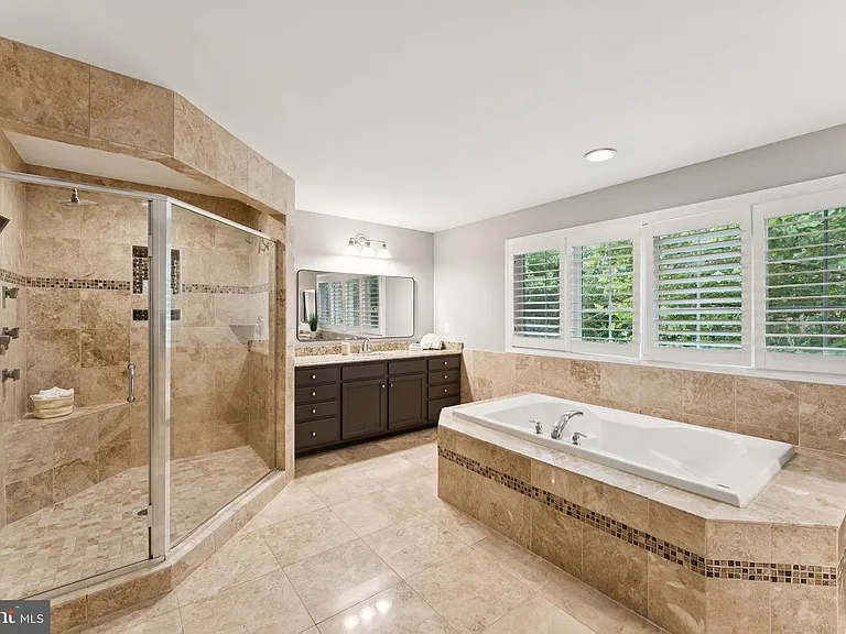 7351 Nicole Marie Ct — Photo 15