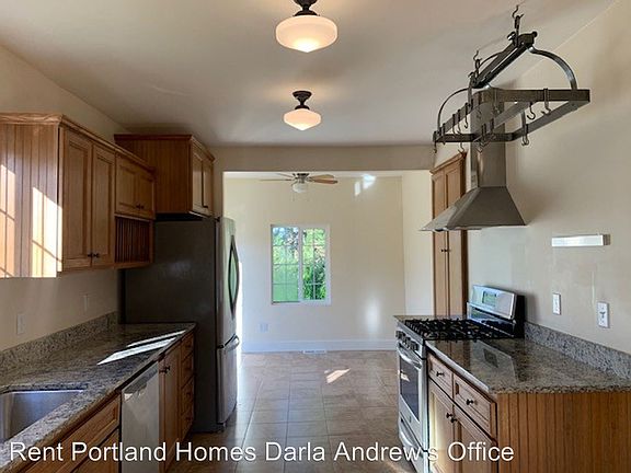 5th image of 315 SE 61st Ave