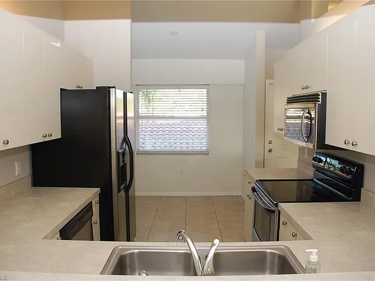 416 Valerie Way #203 — Photo 6