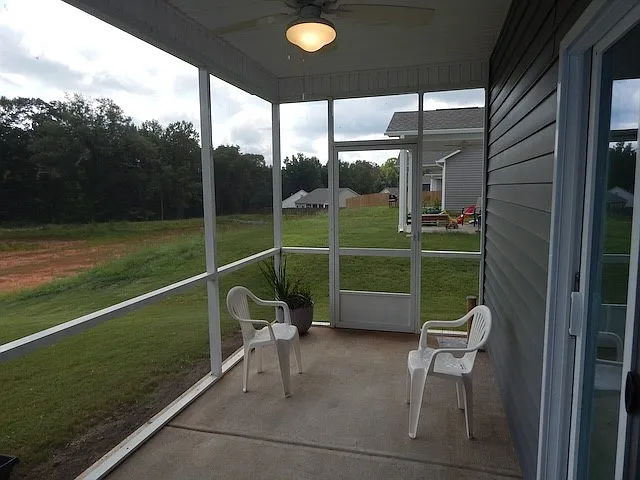 229 Carvel Trl — Photo 32