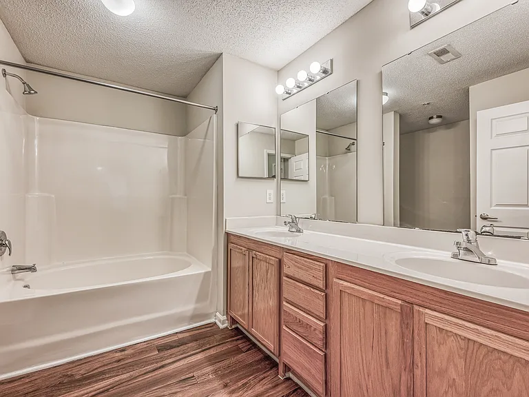 Ashton Park Apartments — Photo 45