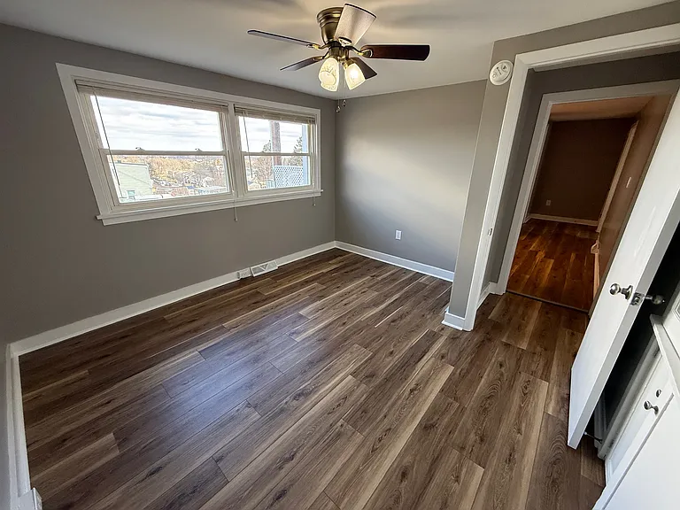 210 Hill St — Photo 20