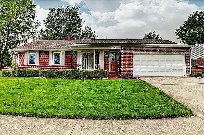 1st image of 820 Skylark Dr