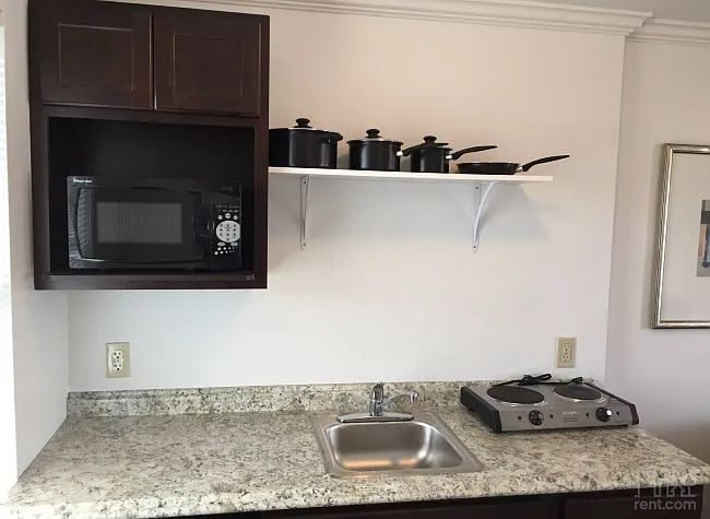 Traveler's Suites — Photo 7