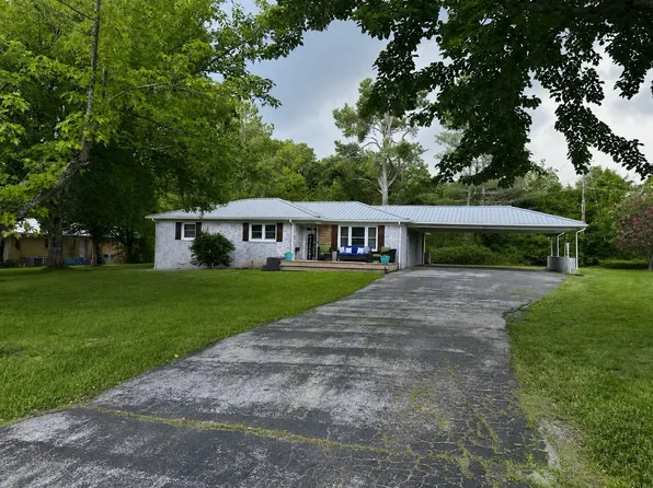 1037 Highway 100, Centerville, TN 37033