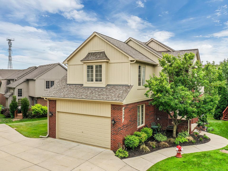 1st image of 4300 Four Seasons Ct