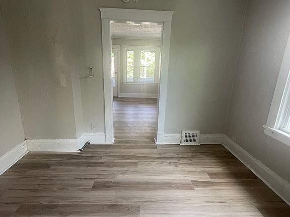 3rd image of 12516 Griffing Ave #2