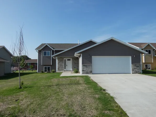 2228 Eleanor St, Worthington, MN 56187