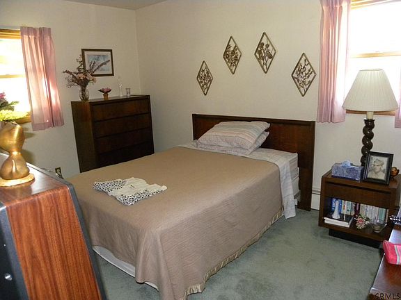 5th image of 39 Belanger Ave