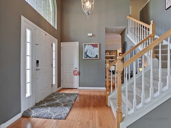 4th image of 4006 Stratford Ln