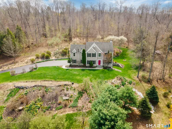 83 Valley Stream Lane, Southbury, CT 06488