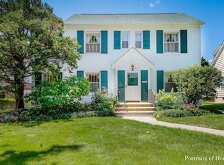 154 Forest Ave, Glen Ellyn, IL 60137