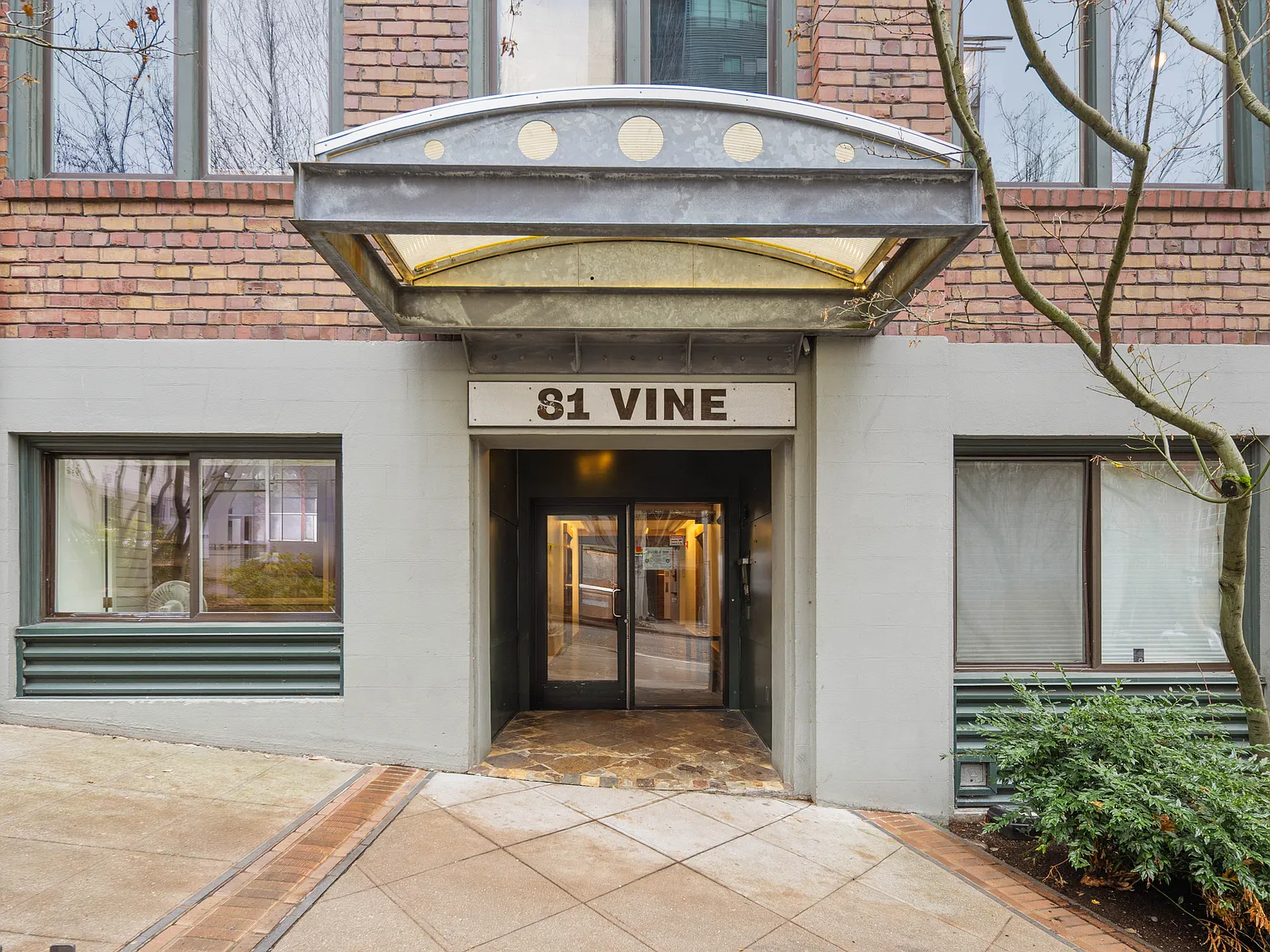 1 bed, 694 sqft, $2,025 — Photo 3